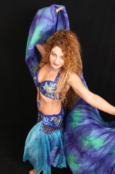 Click to find out more about Belly Dance Performances by Viktoria
